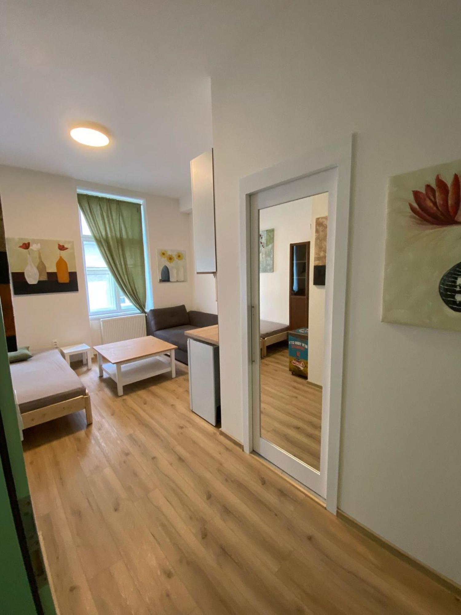 Apartment Garsoniera Centr, Na Hradbach 118 *