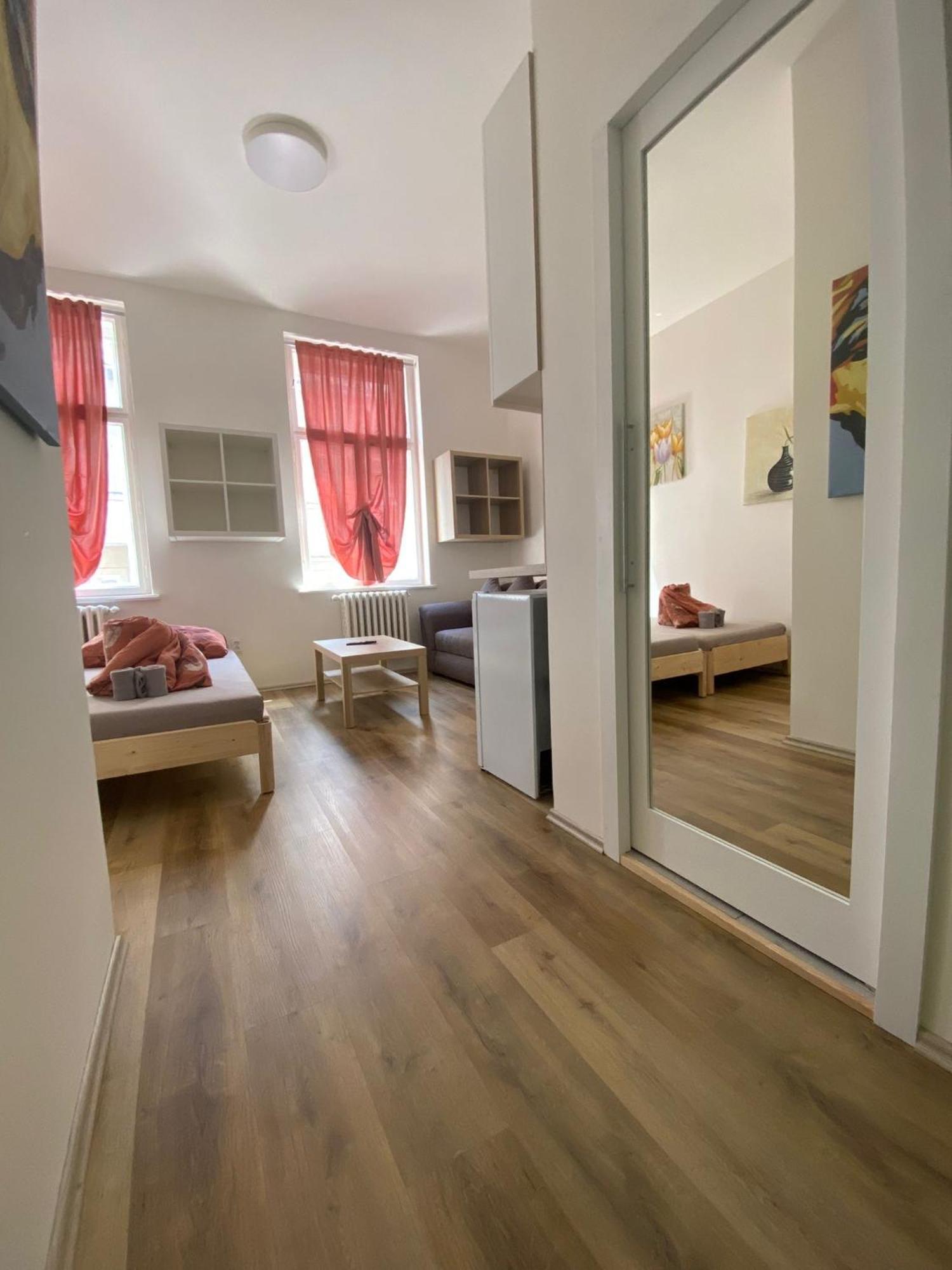 Apartment Garsoniera Centr, Na Hradbach 118